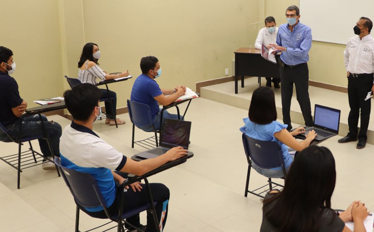 Universidad Autónoma de Tamaulipas hace simulacro de regreso a clases presenciales. (Cortesía)