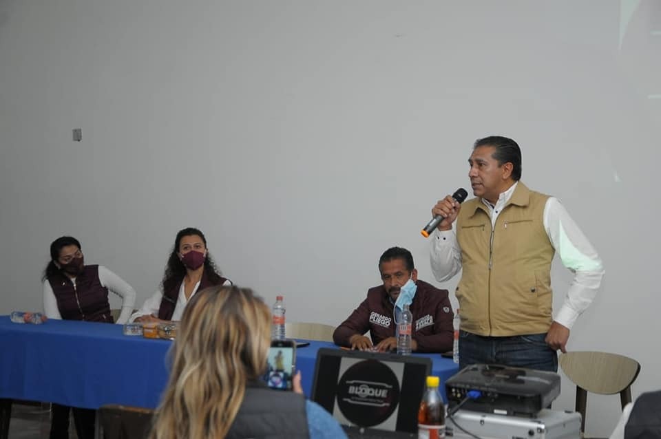 El candidato a la alcaldía de Toluca tuvo un encuentro con integrantes del sector. (Especial)
