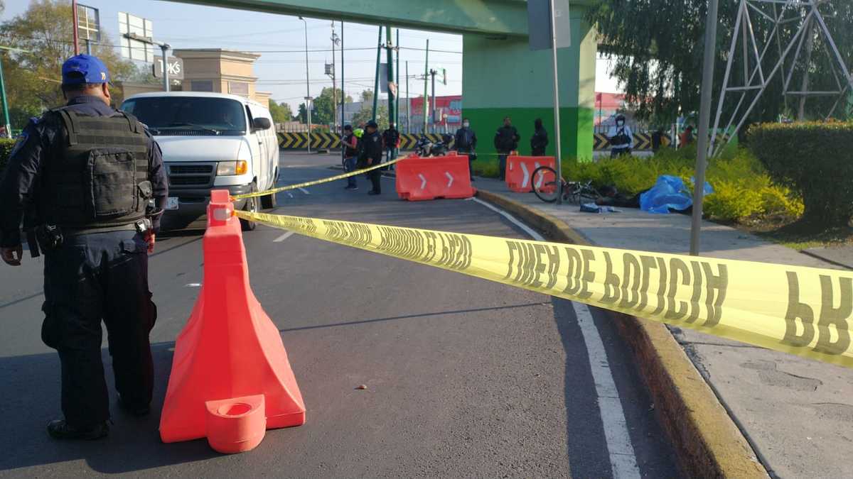 Ciclista pierde la vida cuando circulaba por avenida Cerro Campestre en Coyoacán. (Carlos Tejeda)