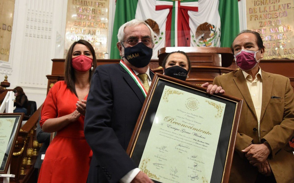Congreso de CdMx entrega medalla al Mérito Docente 2019 a Graue