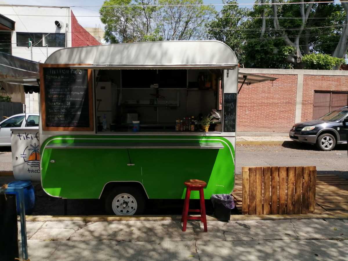 Food Trucks instalados en un parque de Puebla | Especial