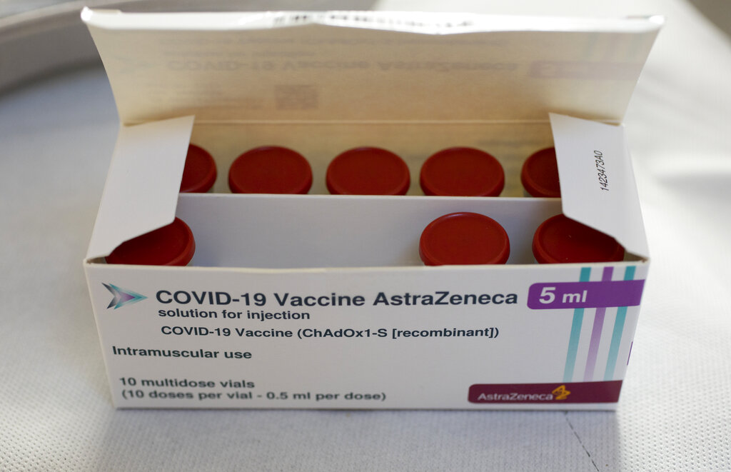Frascos de la vacuna anticovid de AstraZeneca. (AP)