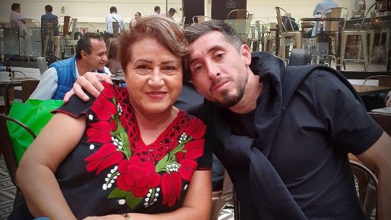 Héctor Herrera recordó a su madre (Twitter Héctor Herrera)