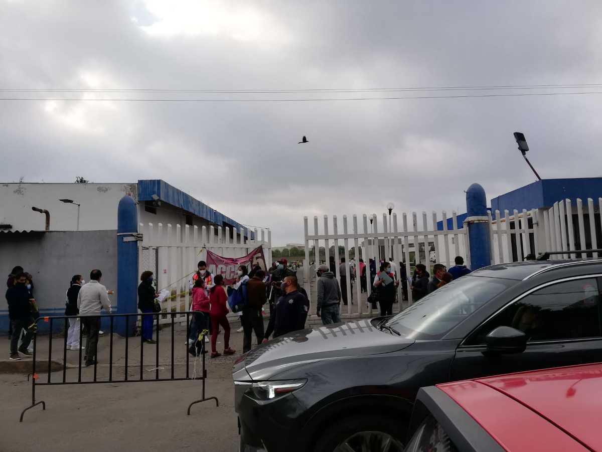 Inicia la vacunación de más de 143 mil docentes en Puebla. (Jaime Zambrano)