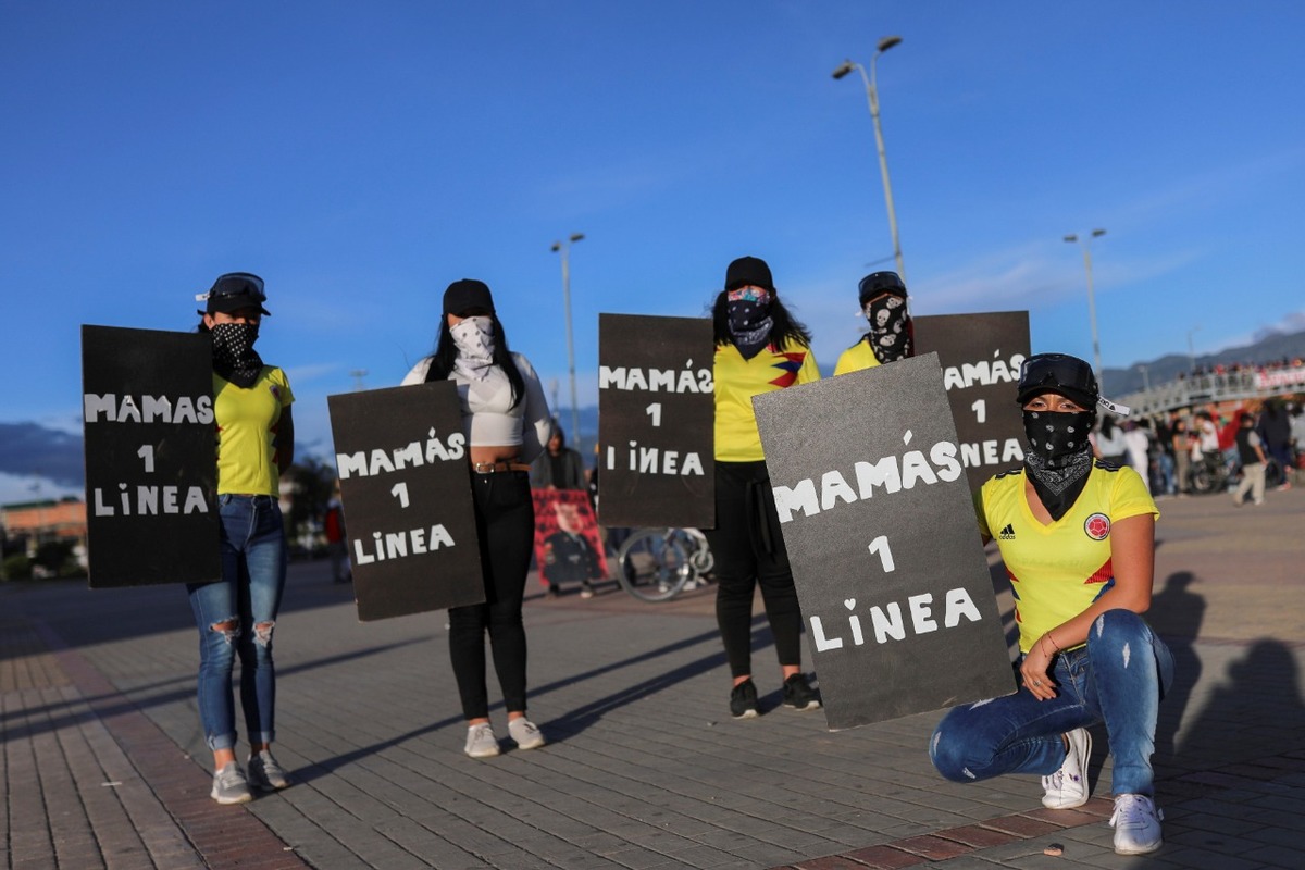 Integrantes del grupo "Mamás en Primera Línea". (Reuters)