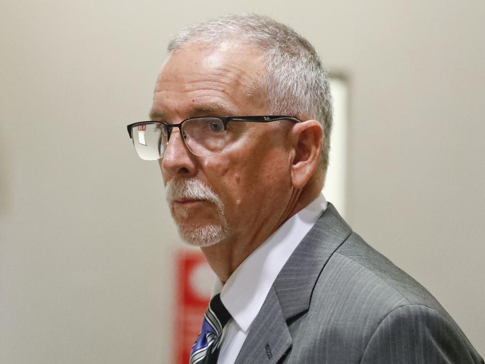 James Heaps, ex doctor de UCLA enfrenta 21 cargos por abuso sexual efectuados durante 11 años. / Fotografía: AP.
