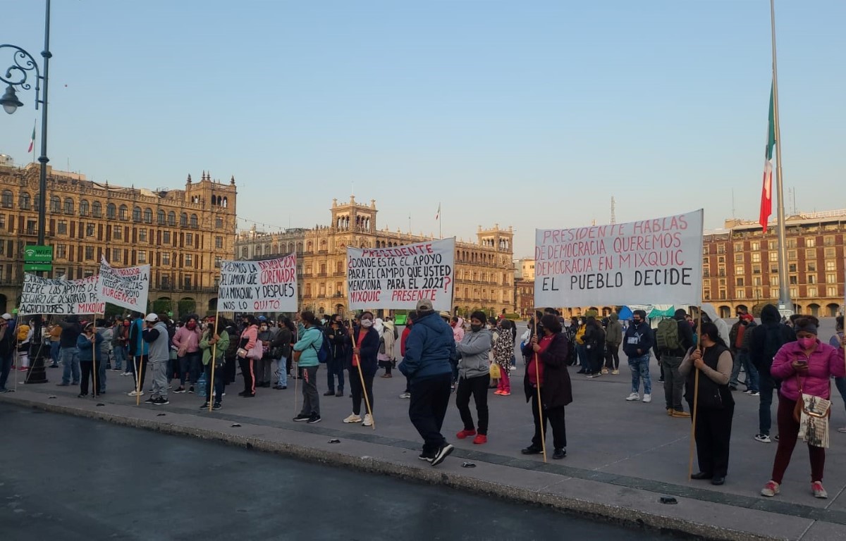 Los productores protestan en Zócalo de CdMx para pedir agua potable y apoyos. | Ramón Ramírez