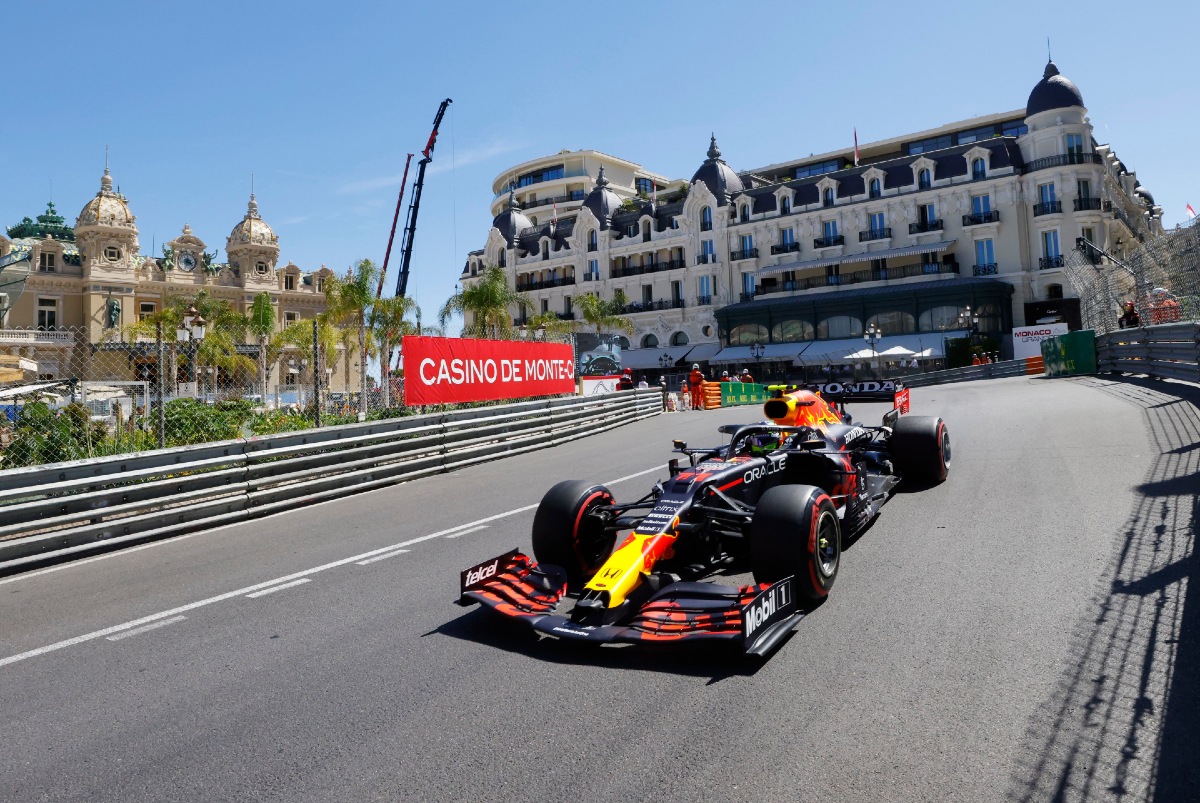Sergio Pérez corriendo en el Gran Premio de Mónaco (Reuters)