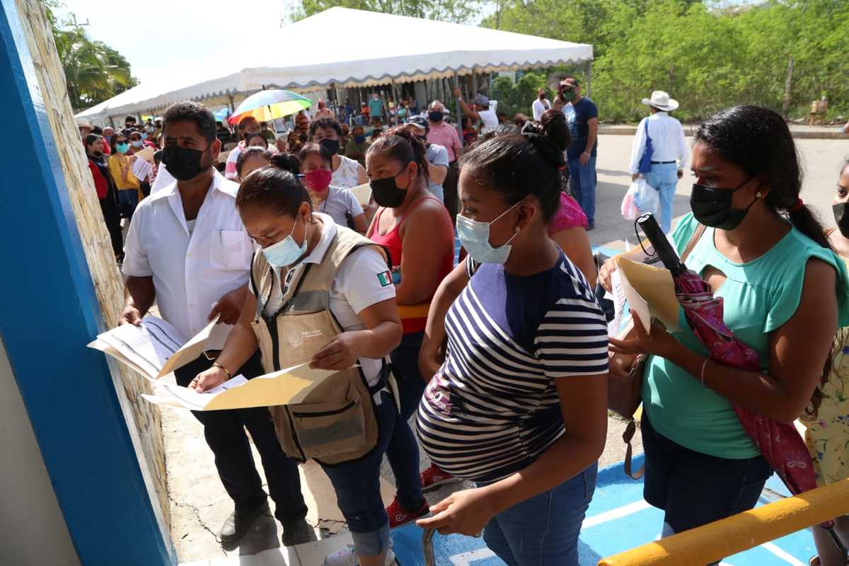 Vacunación a mujeres embarazadas y mayores de 50 años en Altamira. (Yazmín Sánchez)