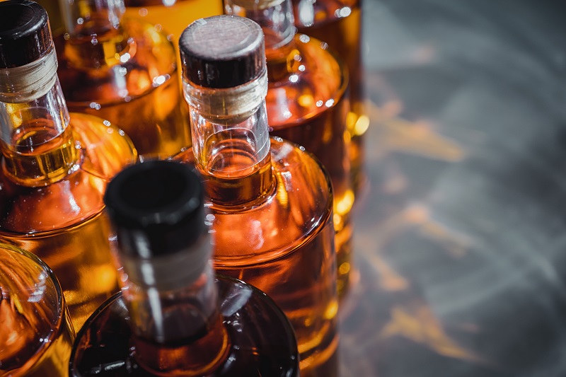México es el país latinoamericano con el mayor volumen de mercado de bebidas alcohólicas ilícitas. (Shutterstock)