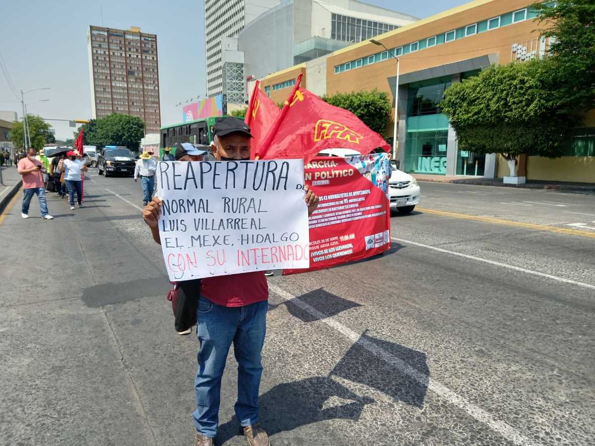 Normalistas de Atequiza en Jalisco, continúan en protesta. (María Ramírez)