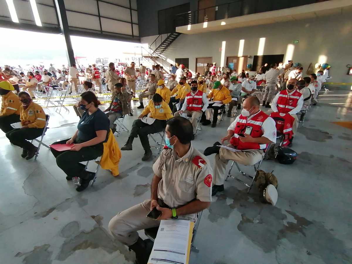 Las vacunas se aplicaron  a bomberos y brigadistas forestales. (Cortesía)