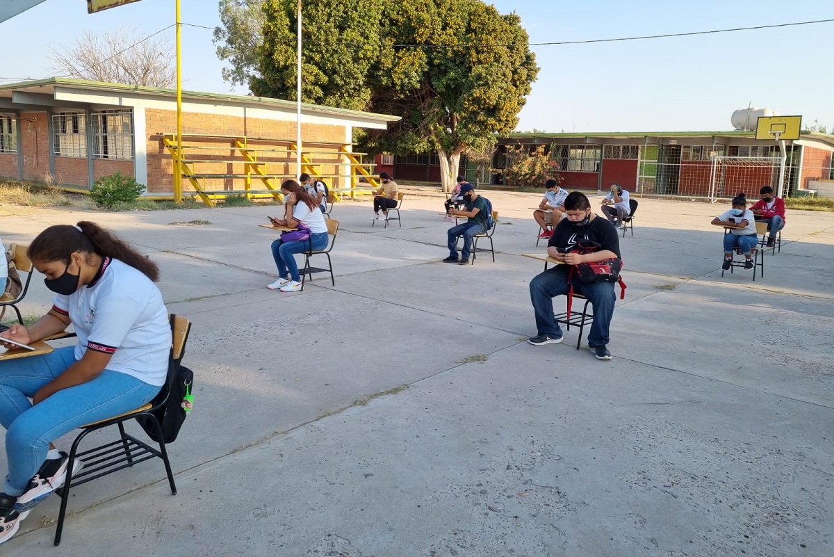 Los alumnos presentan sus exámenes por medio de la plataforma Classroom. (cortesía)