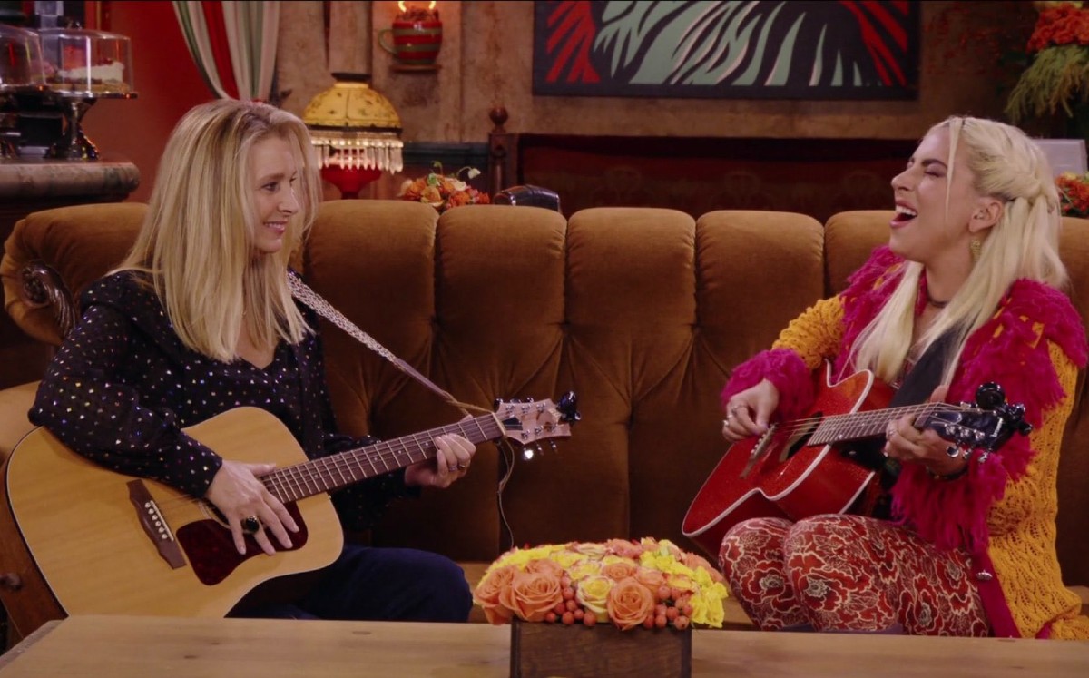Lady Gaga canta "Smelly Cat" en 'Reunión de Friends' (Especial).