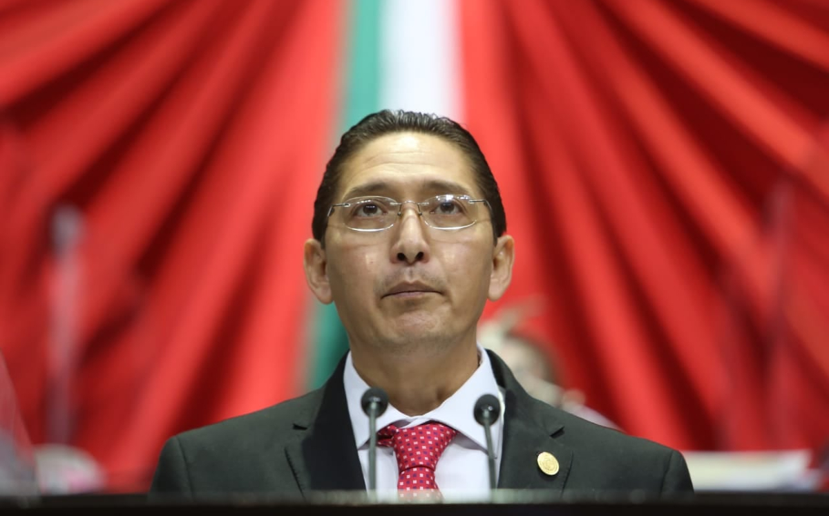 El diputado Víctor Gilberto Aguilar Espinosa durante su participación en la tribuna. (@victoraguilar)