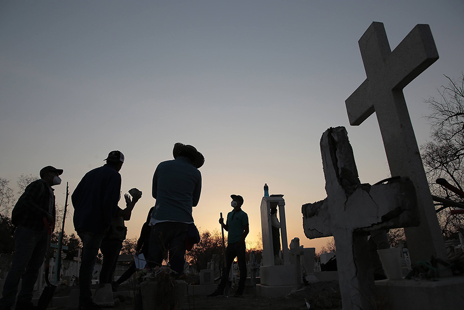 Cómo tramitar la exhumación de un cuerpo en Torreón. (Manuel Guadarrama)