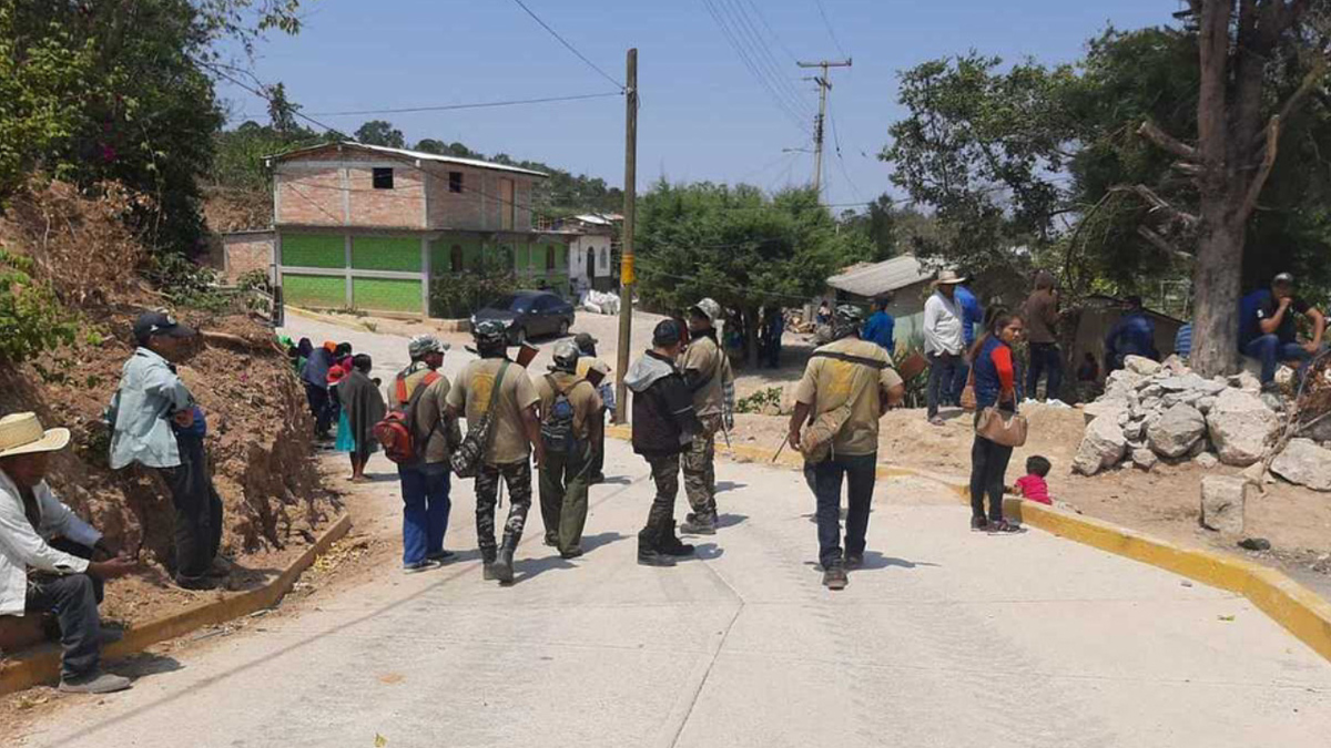 Policía Comunitaria de Guerrero amaga con bloqueos