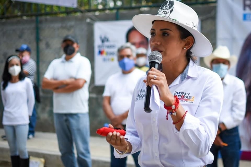 Zudikey Rodríguez, candidata de alianza PRI-PAN-PRD en Valle de Bravo. (Especial)
