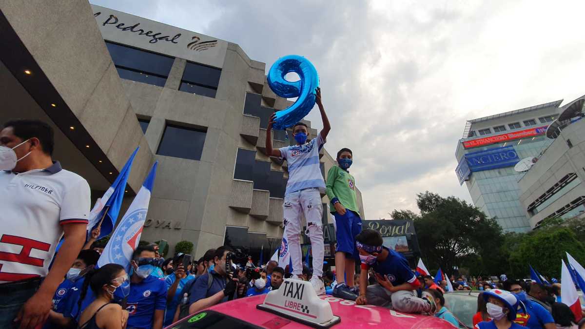 Cruz Azul y la fiesta de la noche previa (Higinio Robles)