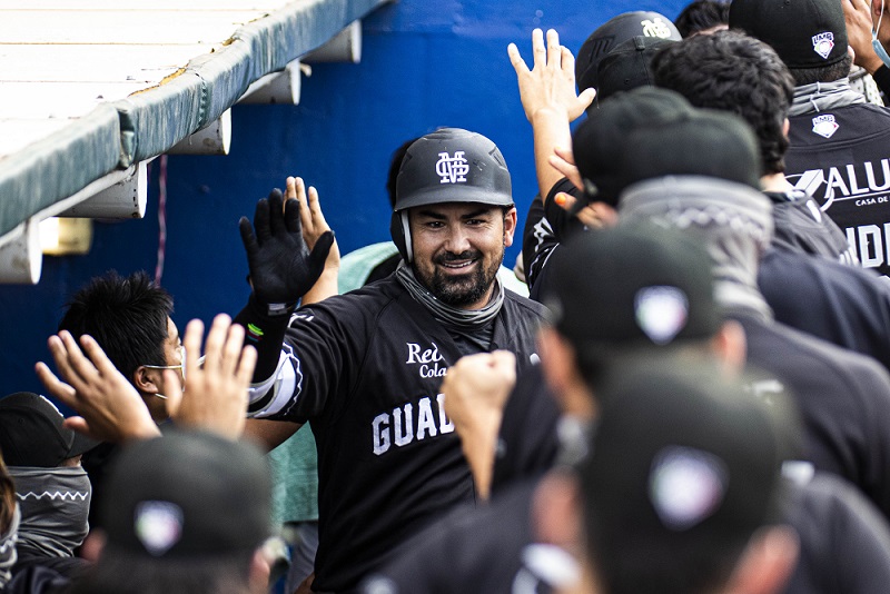 Mariachis apalea a Generales y se queda con la serie (Cortesía)