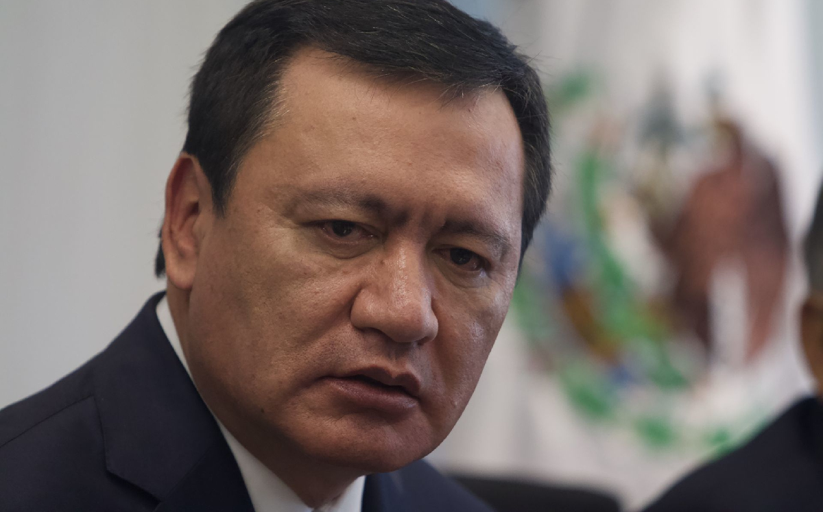 Miguel Ángel Osorio Chong, senador del PRI, en una conferencia de prensa. (Cuartoscuro)