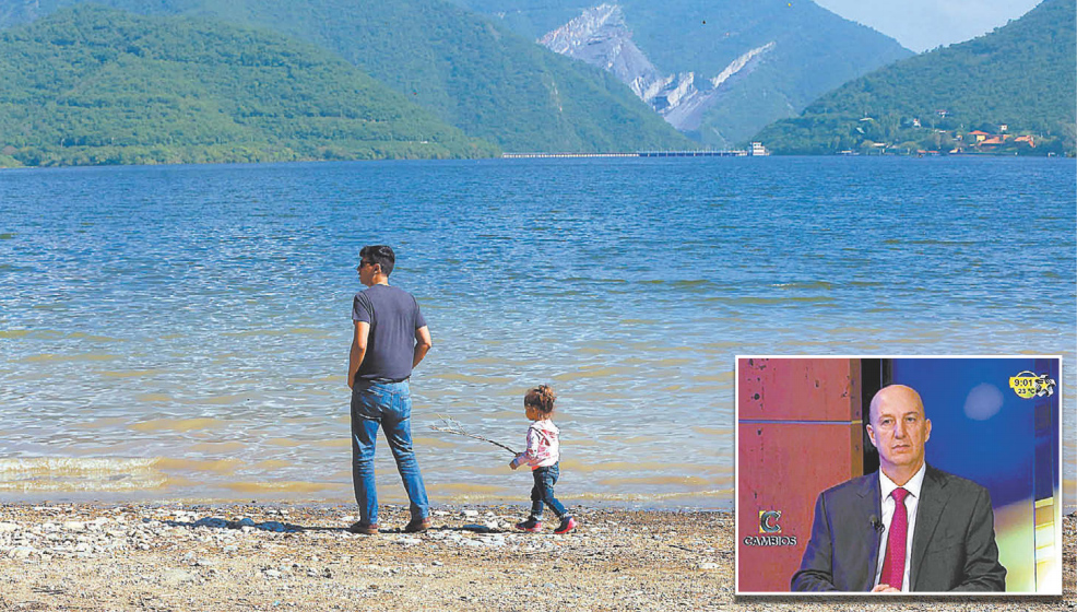 El pronóstico de 15 años de agua fue desmentido en 2015; Emilio Rangel (der.) en su entrevista en Cambios, en julio de ese año. Fotos: L. Rocha, Espec