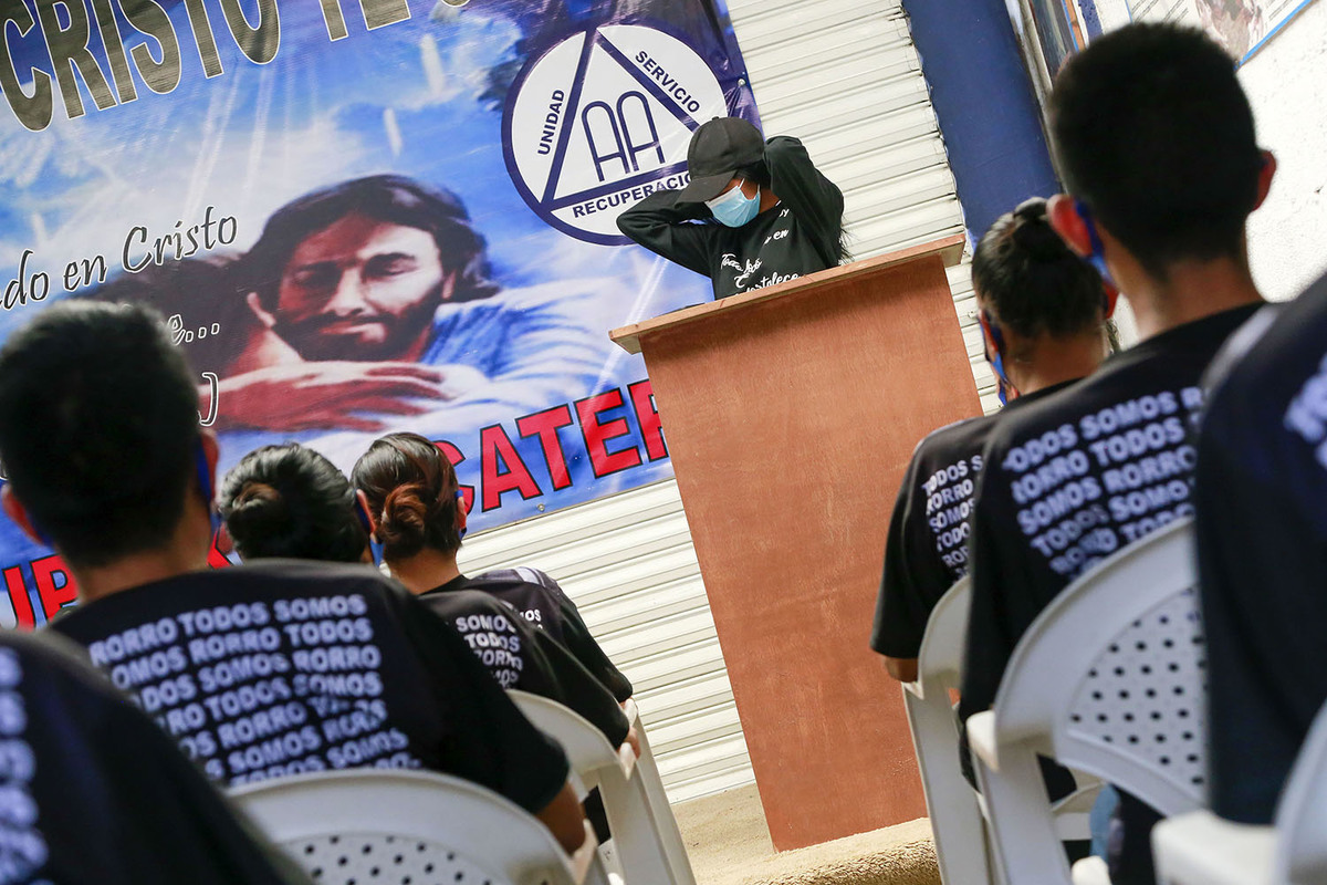 La sociedad civil ha creado redes de apoyo y acompañamiento para superar la crisis. (Andrés Lobato)