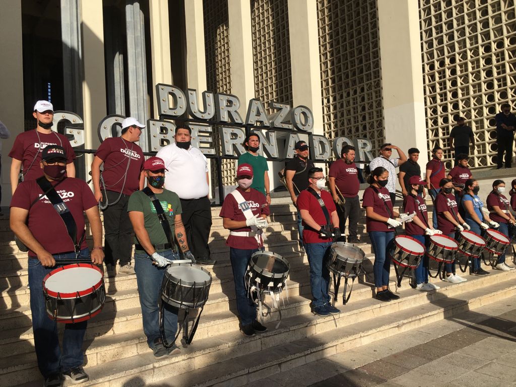 Decenas de simpatizantes acuden al cierre de campaña de Alfonso Durazo. (Carlos Vega)