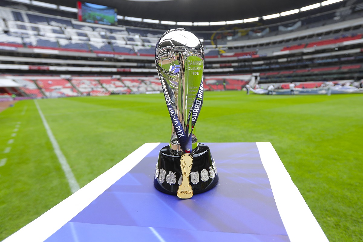 El trofeo de campeón del Guard1anes 2021 de la Liga MX ya está en el Estadio Azteca.