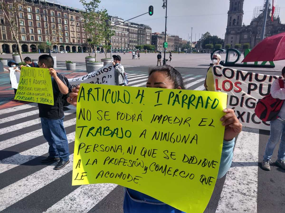 La circulación está afectada en la calle 20 de Noviembre. (César Velázquez)