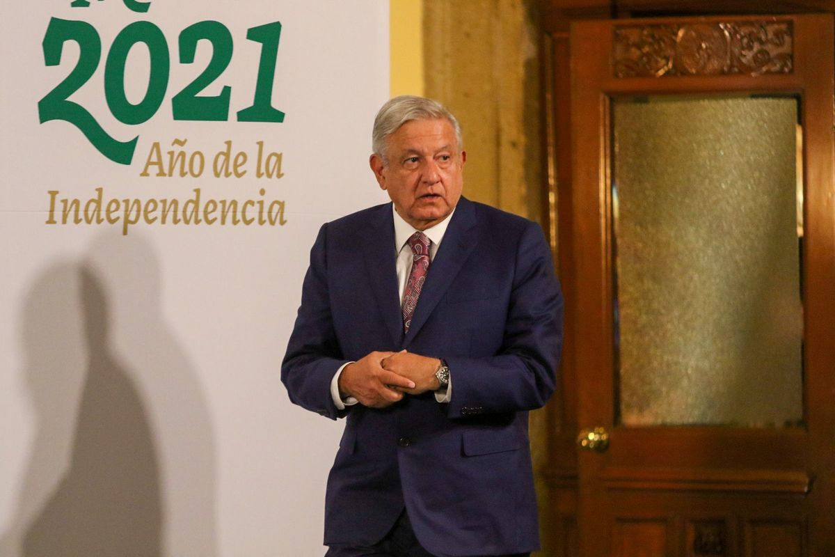 El presidente Andrés Manuel López Obrador llega a su conferencia. (Cuartoscuro)