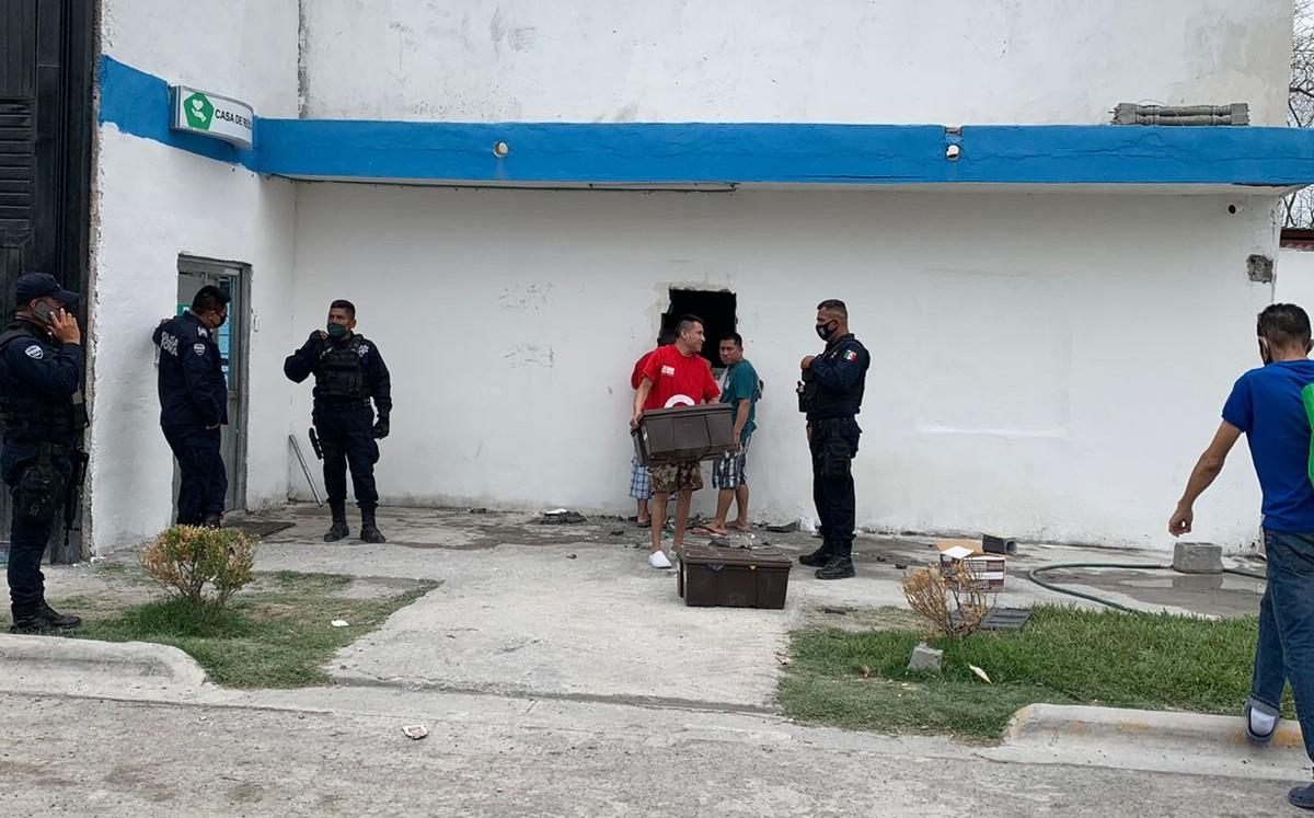 Se dio a conocer que el lugar era habitado por aproximadamente 70 internos, entre hombres y mujeres.