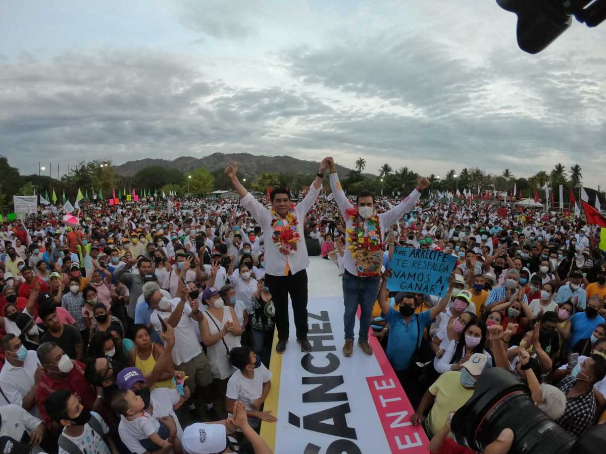 Zihuatanejo se llena de emoción tras la alianza de PRI-PRD y el cierre de campaña de los candidatos Mario Moreno y Jorge Sánchez (Milenio Digital)