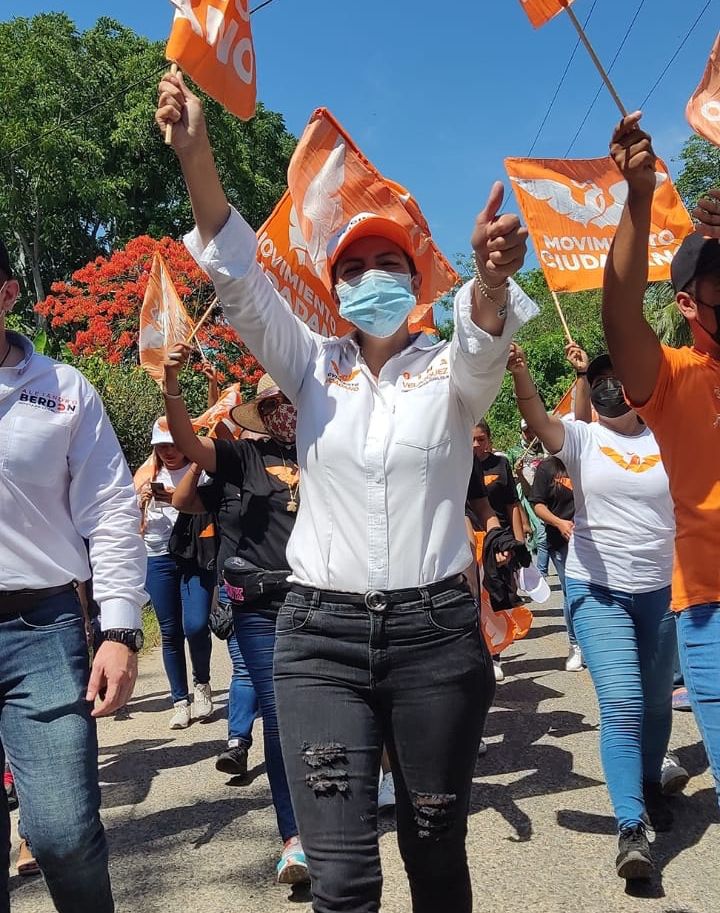 Gina Velázquez se comprometió a favorecer a los sectores que más han padecido en Tabasco. (Especial)