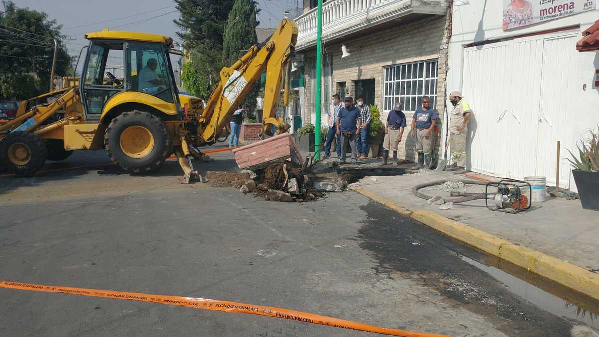 La grieta se generó en el pueblo de Santa Cruz Meyehualco.
