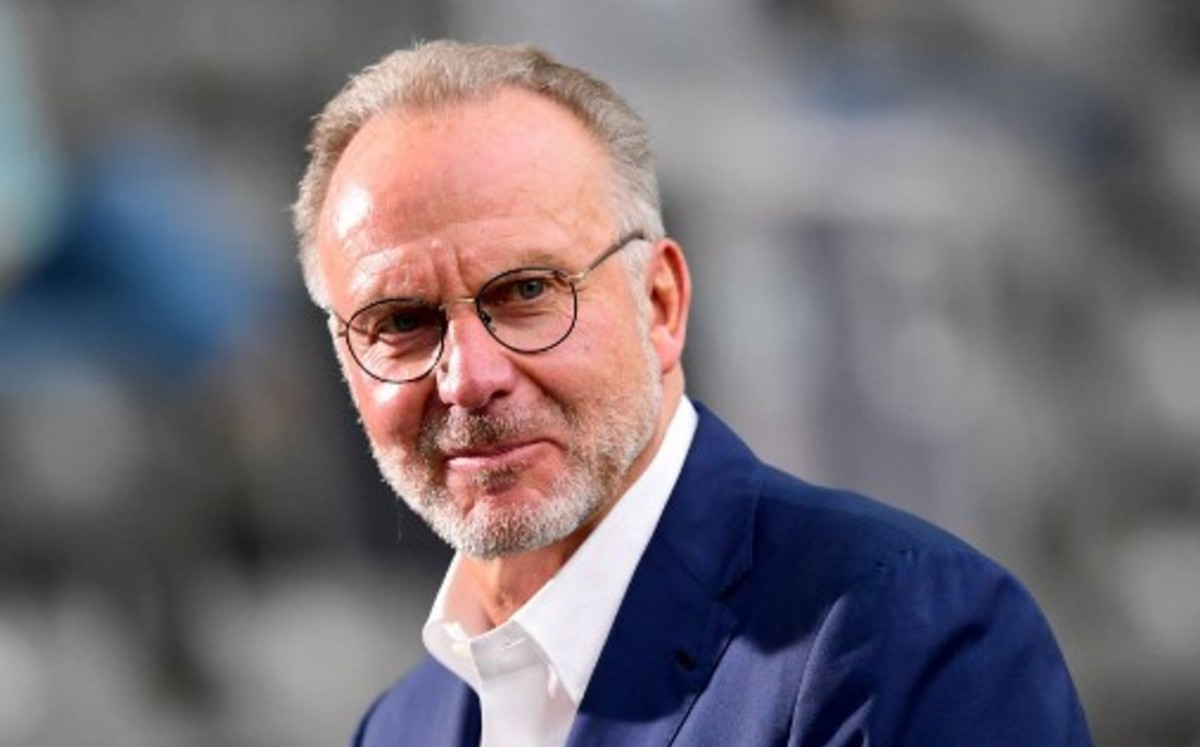 Rummenigge deja anticipadamente su cargo en el Bayern en manos de Kahn. (AFP)
