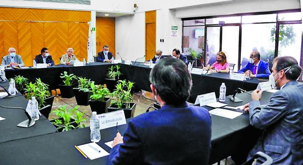 La titular de la Segob se reunió con Lorenzo Córdova y consejeros. Especial
