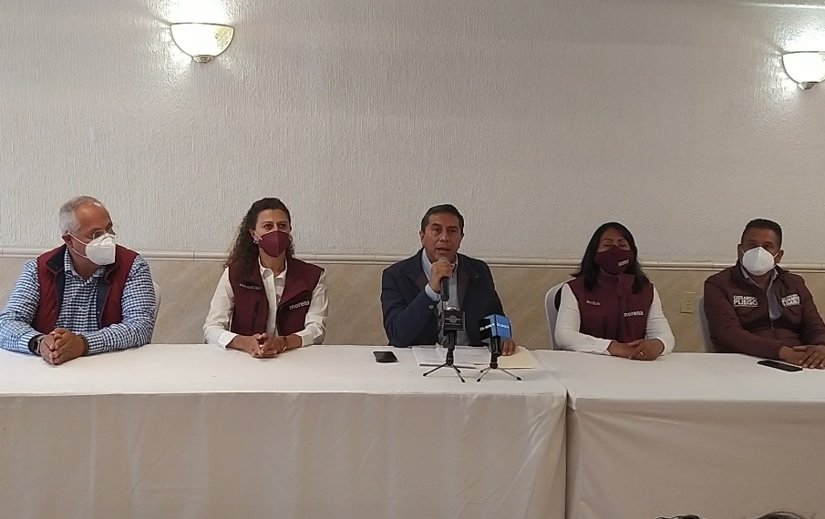 Durante conferencia de prensa.