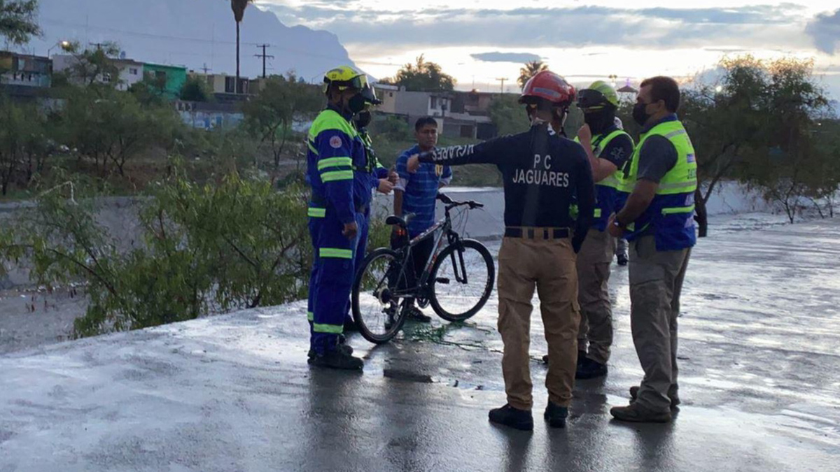 Dos personas fueron arrastradas por la corriente en Santa Catarina