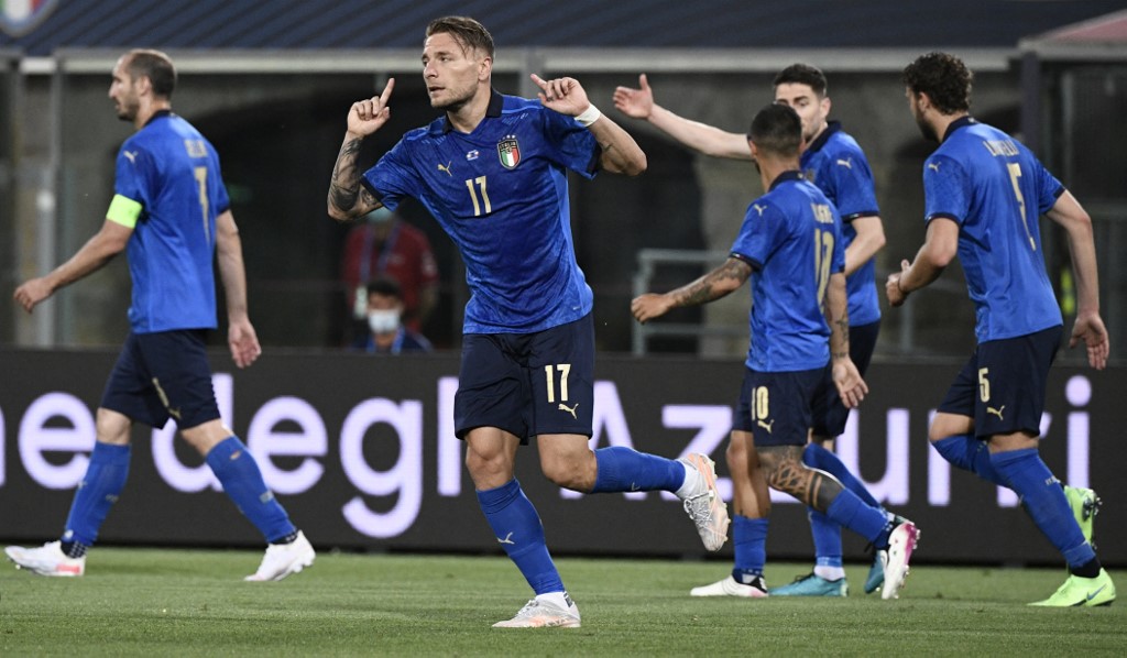 Italia vence 4-0 a República Checa (AFP)
