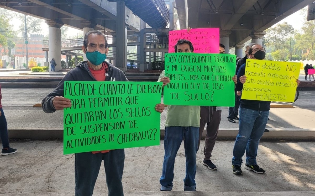 Los manifestantes bloquearon por varios minutos la Calzada Ignacio Zaragoza. | Ramón Ramírez