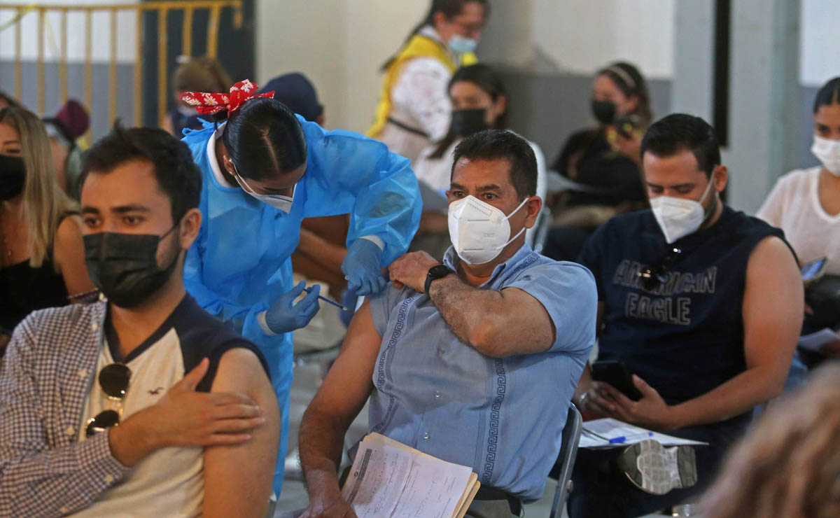Vacunación contra covid-19 en Guadalajara (Fernando Carranza)