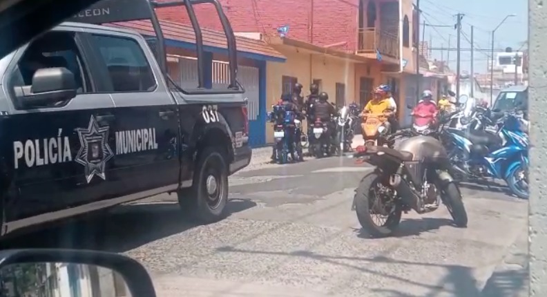 Al lugar llegaron elementos de la Policía Municipal y cerraron la calle
