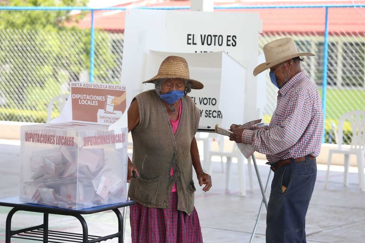 Votación en Xuchitlán, municipio de San Salvador. (Jorge Sánchez)