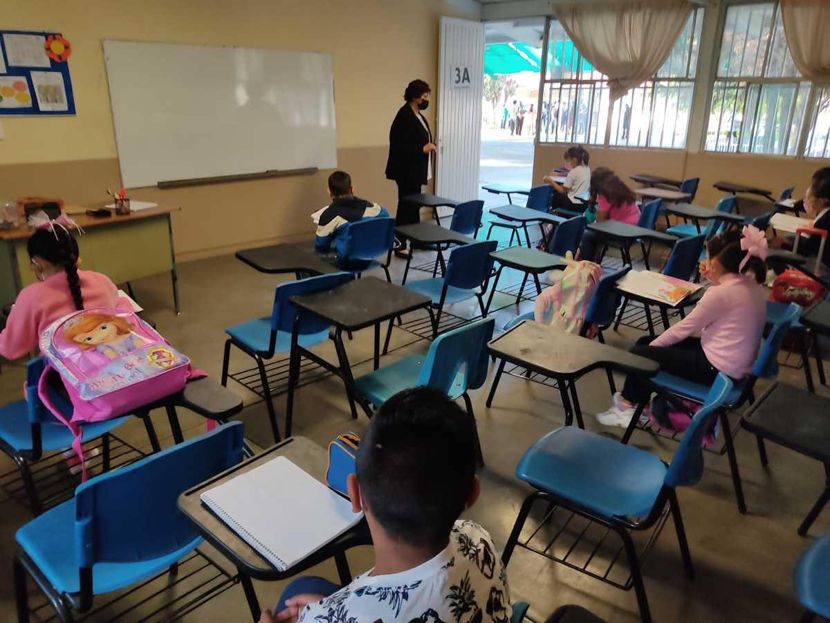 Son pocos los niños que asisten a las escuelas. (Liberto Ureña)
