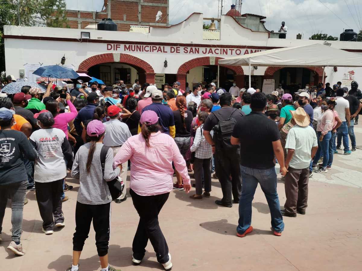 Tocaron las campanas de la iglesia para convocar a la rebelión del pueblo. (Óscar Rodríguez)
