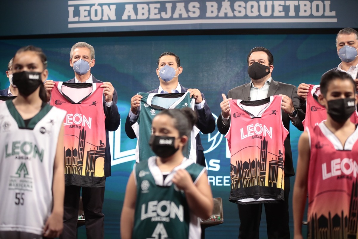 Abejas de León presentan primer jersey confeccionado 100 % con PET
