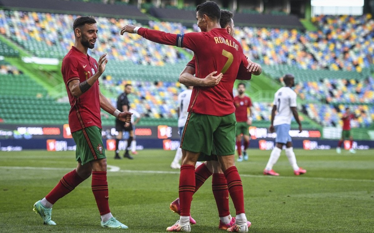 Cristiano llega con 104 goles con la selección de Portugal (AFP)
