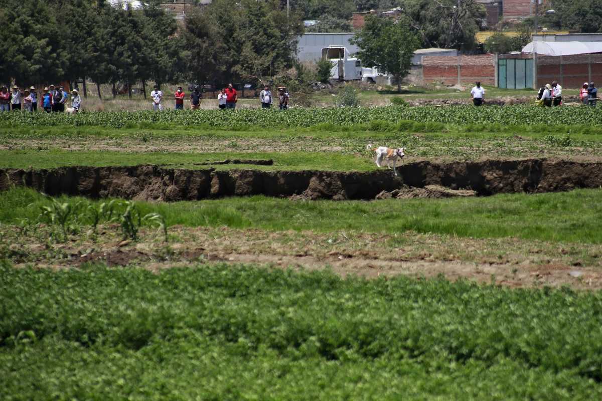 Socavón de Zacatepec. (Andrés Lobato/archivo)
