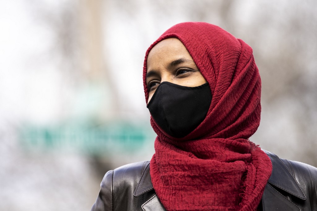 La legisladora Ilhan Omar nació en Somalia y llegó a Estados Unidos como refugiada. (AFP)